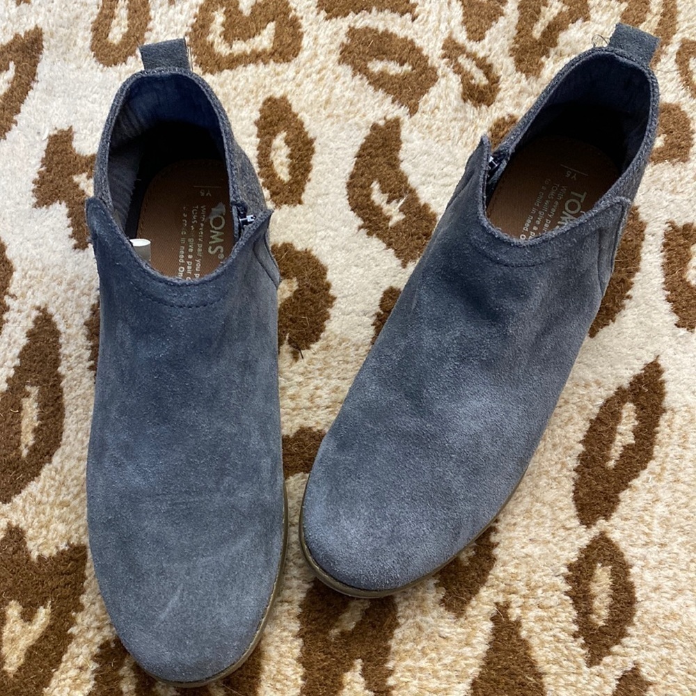 TOMS Suede/Felt Tribal ankle boot women’s 7 Western Coastal cowgirl Rodeo Grey